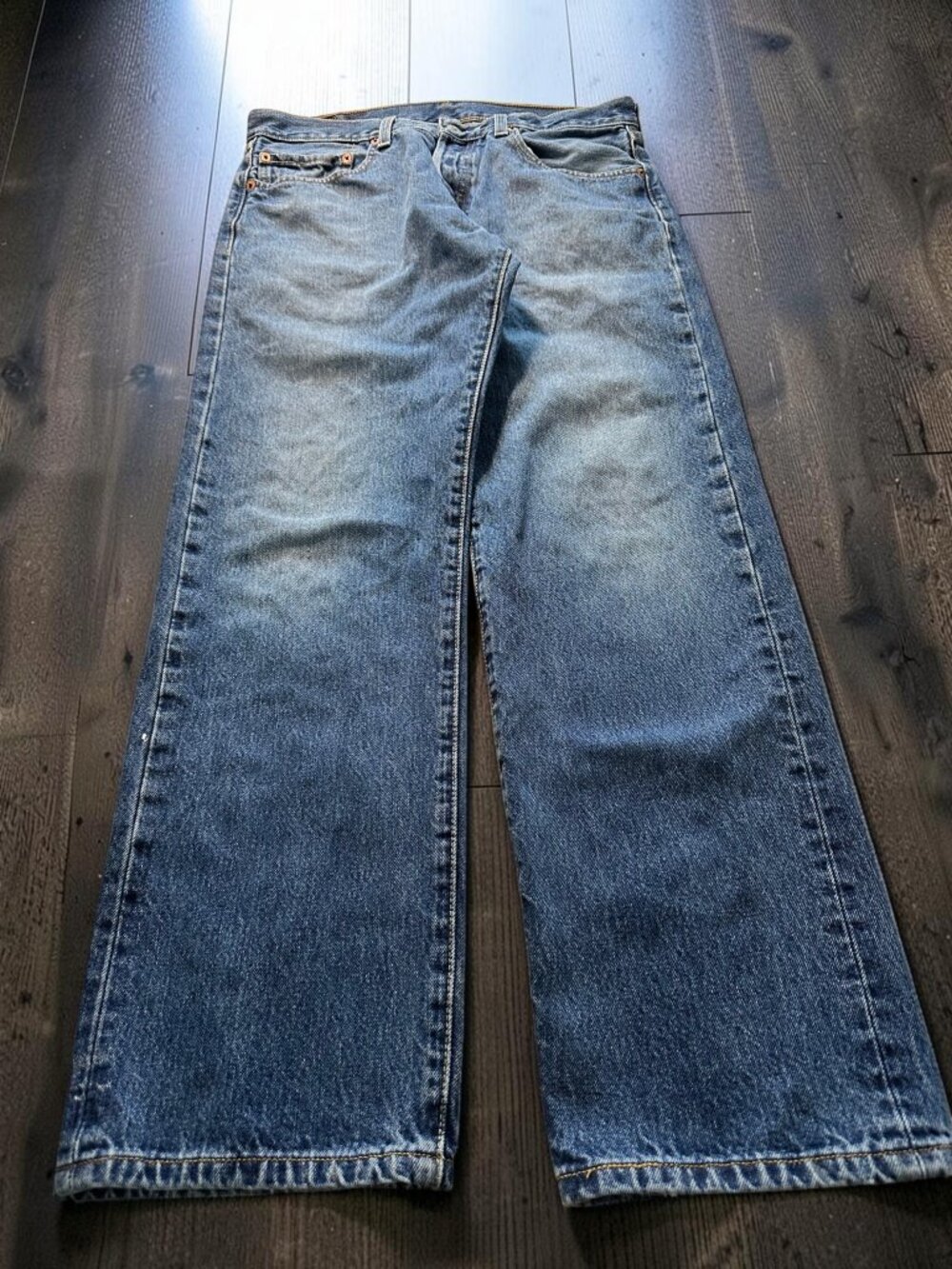 Levi’s 501 Jeans W33 L30 Vintage Medium Wash Button Fly Straight Leg Denim